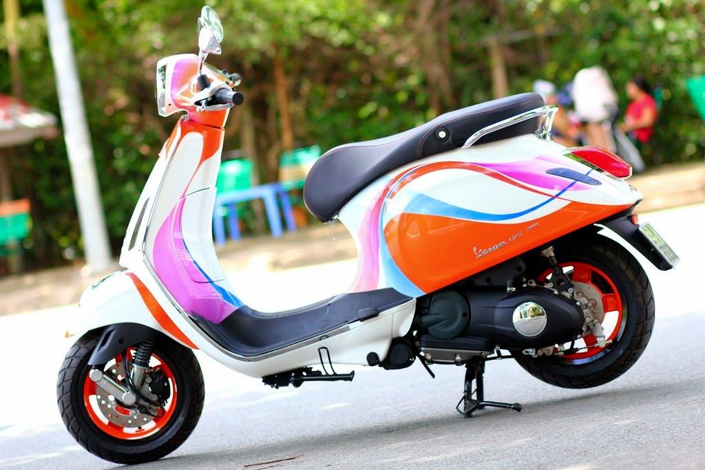 Vespa Primavera son phoi mau hinh nen dien thoai Sony hinh anh