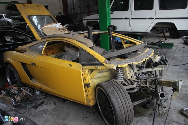 Sieu xe Lamborghini Gallardo ra xac, con tro khung o Ha Noi hinh anh