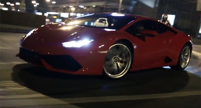 Lamborghini Huracan trinh dien toc do trong dem hinh anh
