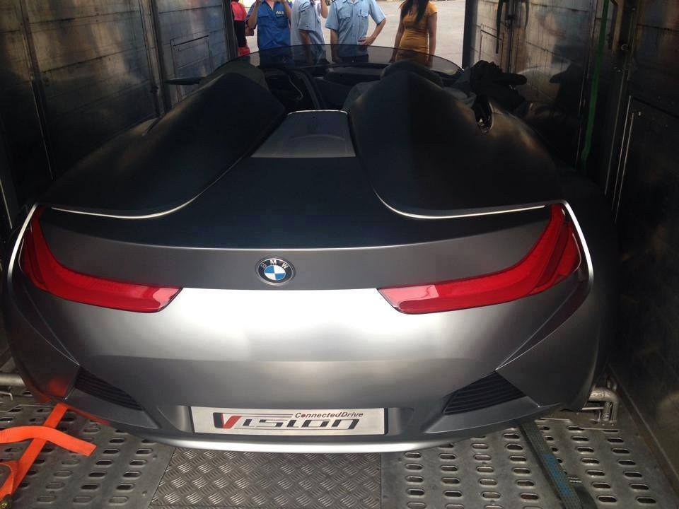 Mau xe y tuong BMW Vision ConnectedDrive ve Ha Noi hinh anh