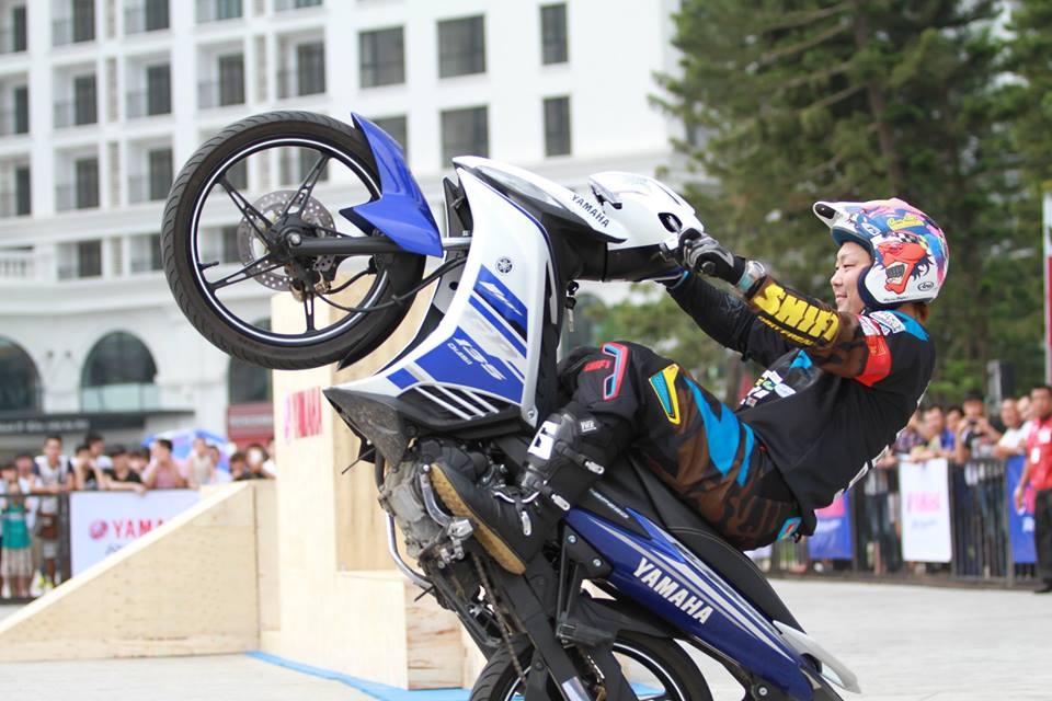 Pha bieu dien mo to thot tim cua tay dua Nhat o Ha Noi hinh anh