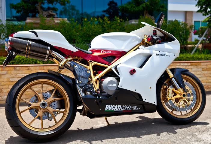 Ducati 848 Evo ma vang 24K o Viet Nam hinh anh