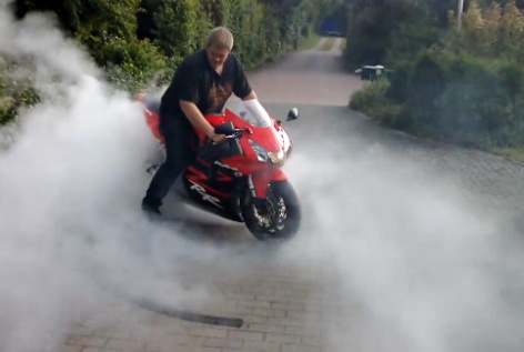 Ve vong tron bang man dot lop mo to Honda hinh anh