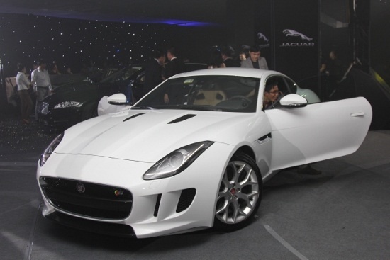 Jaguar chinh thuc tiep can gioi di xe sang Viet hinh anh