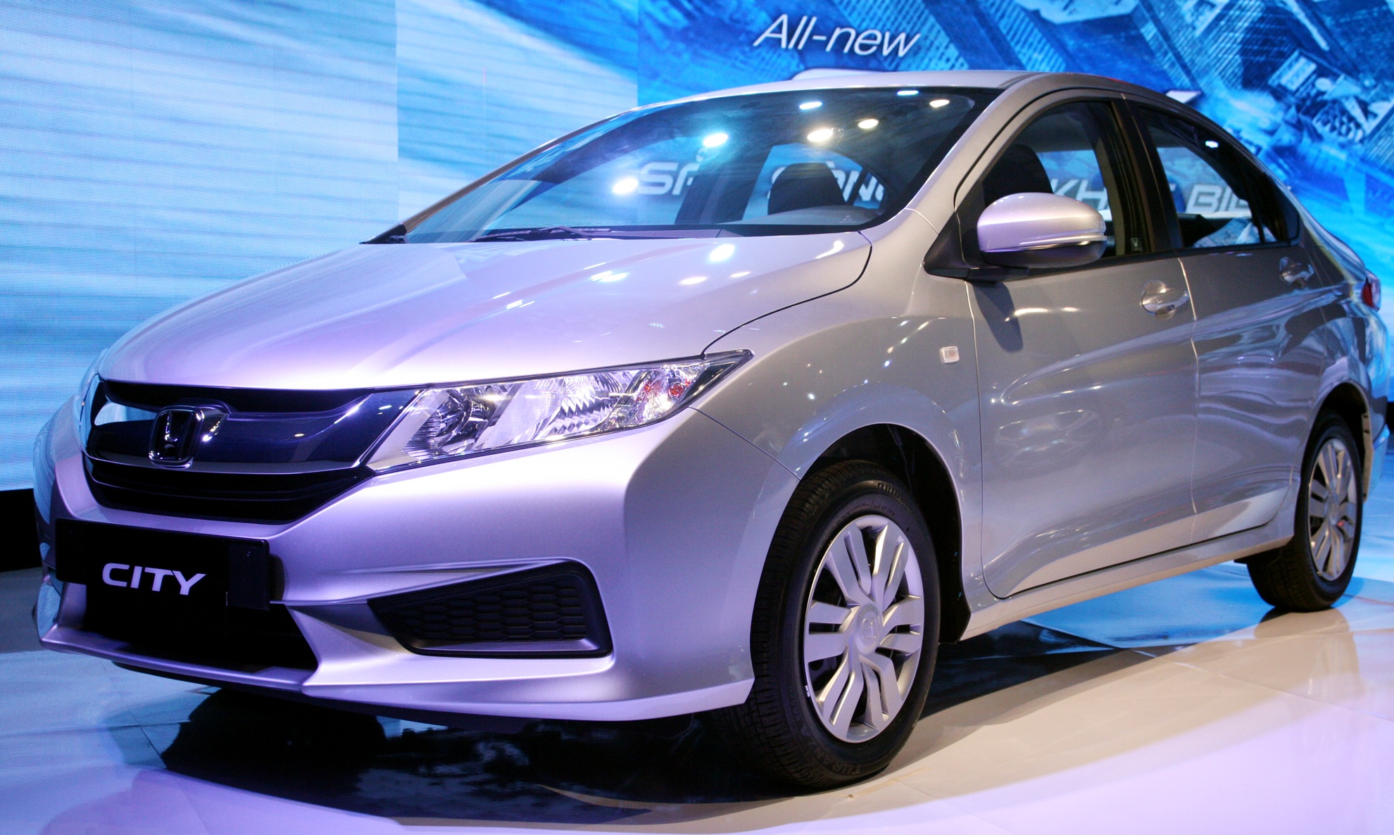 Honda City 2014 chinh hang gia tu 552 trieu dong hinh anh