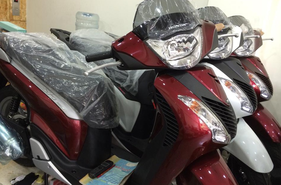 Nguoi Viet chi hon 200 trieu tau Honda SH Sporty nhap hinh anh