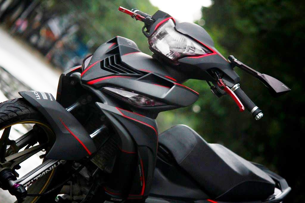 Exciter do che mu manh me cua biker Sai Gon hinh anh