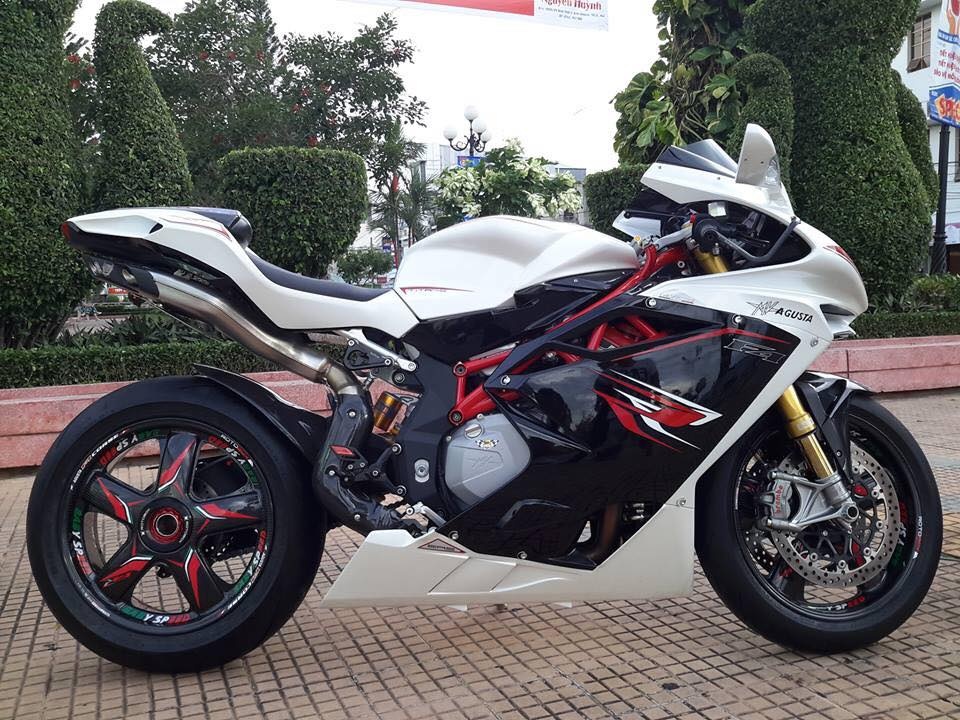 MV Agusta hang doc do cap mam hon 80 trieu o Long Xuyen hinh anh