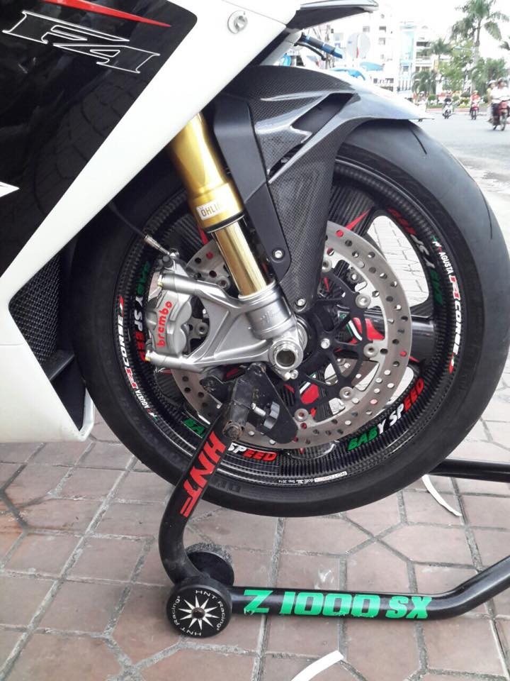 Cặp mâm Rotobox bằng 100% sợi carbon Fiber, xuất xứ từ Slovenia. Nó được xem là bộ vành nhẹ nhất thế giới hiện tại.