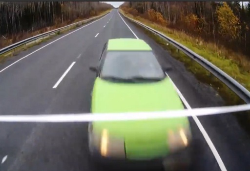 O to mat lai tong thang vao xe nguoc chieu hinh anh