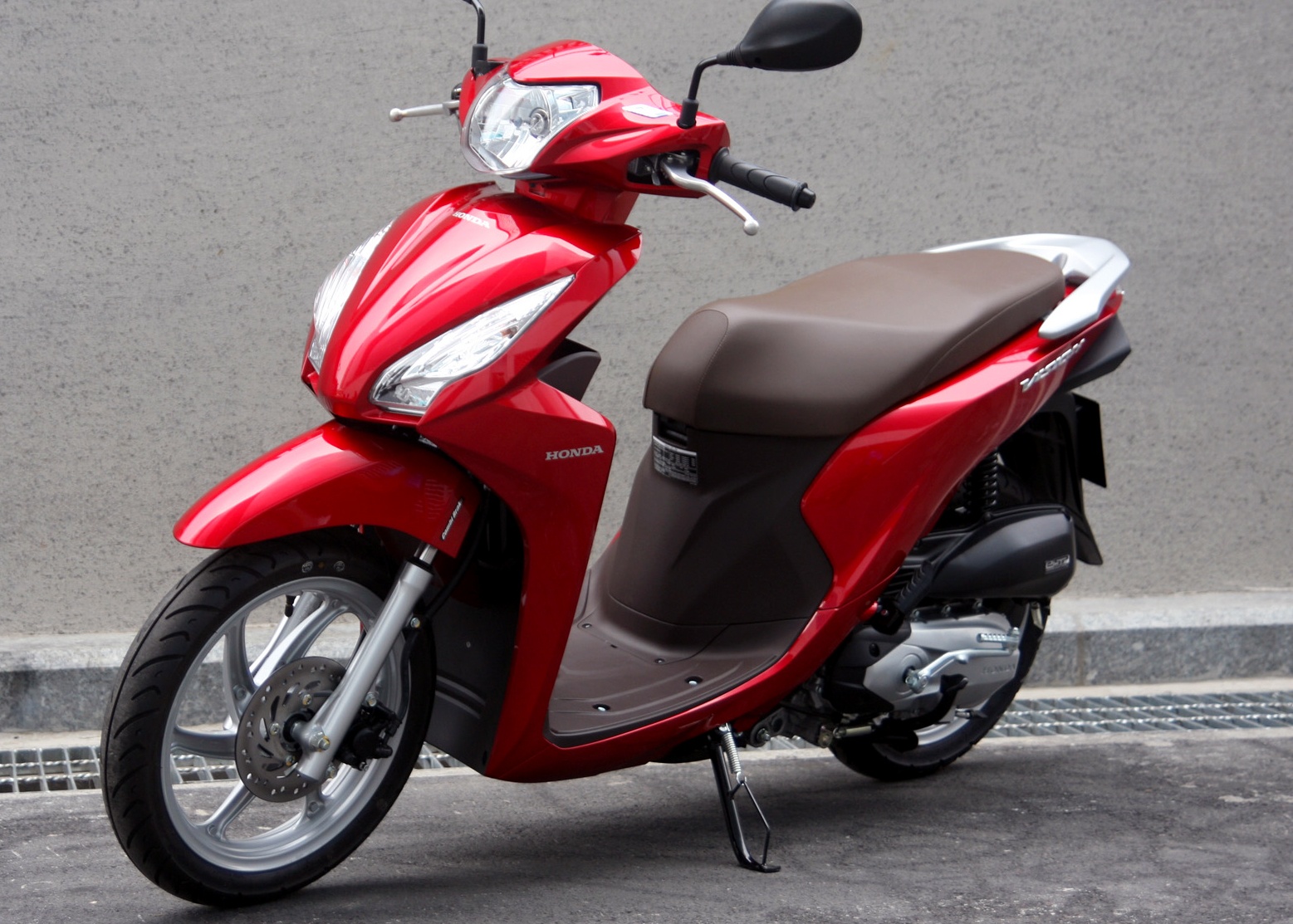 Anh thuc te Honda Vision moi, gia 29,9 trieu vua ra mat hinh anh