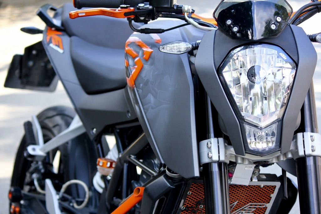 KTM 200 do dan ao phong cach Viet kieu My hinh anh