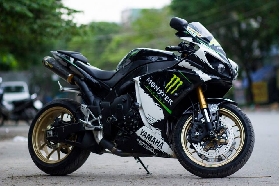 Yamaha R1 len do choi hang hieu cua biker Phan Thiet hinh anh