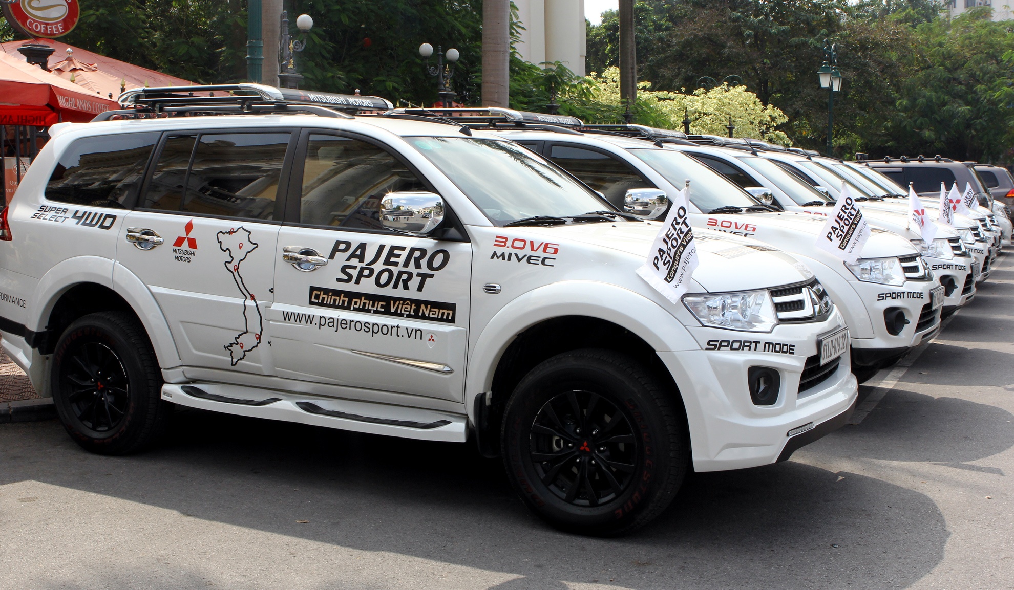 Hanh trinh hon 2.000 km xuyen Viet voi Pajero Sport hinh anh