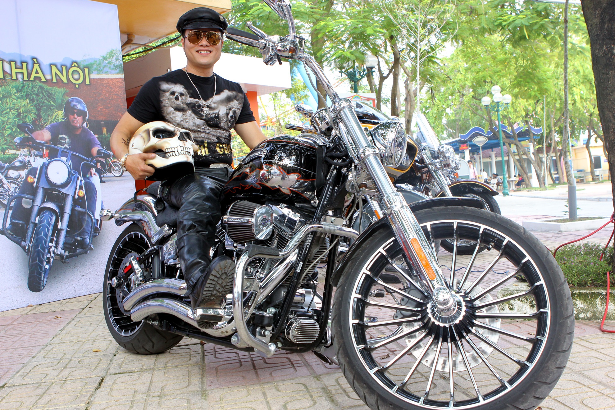 Harley-Davidson voi cap vanh doc dao cua biker Ha thanh hinh anh