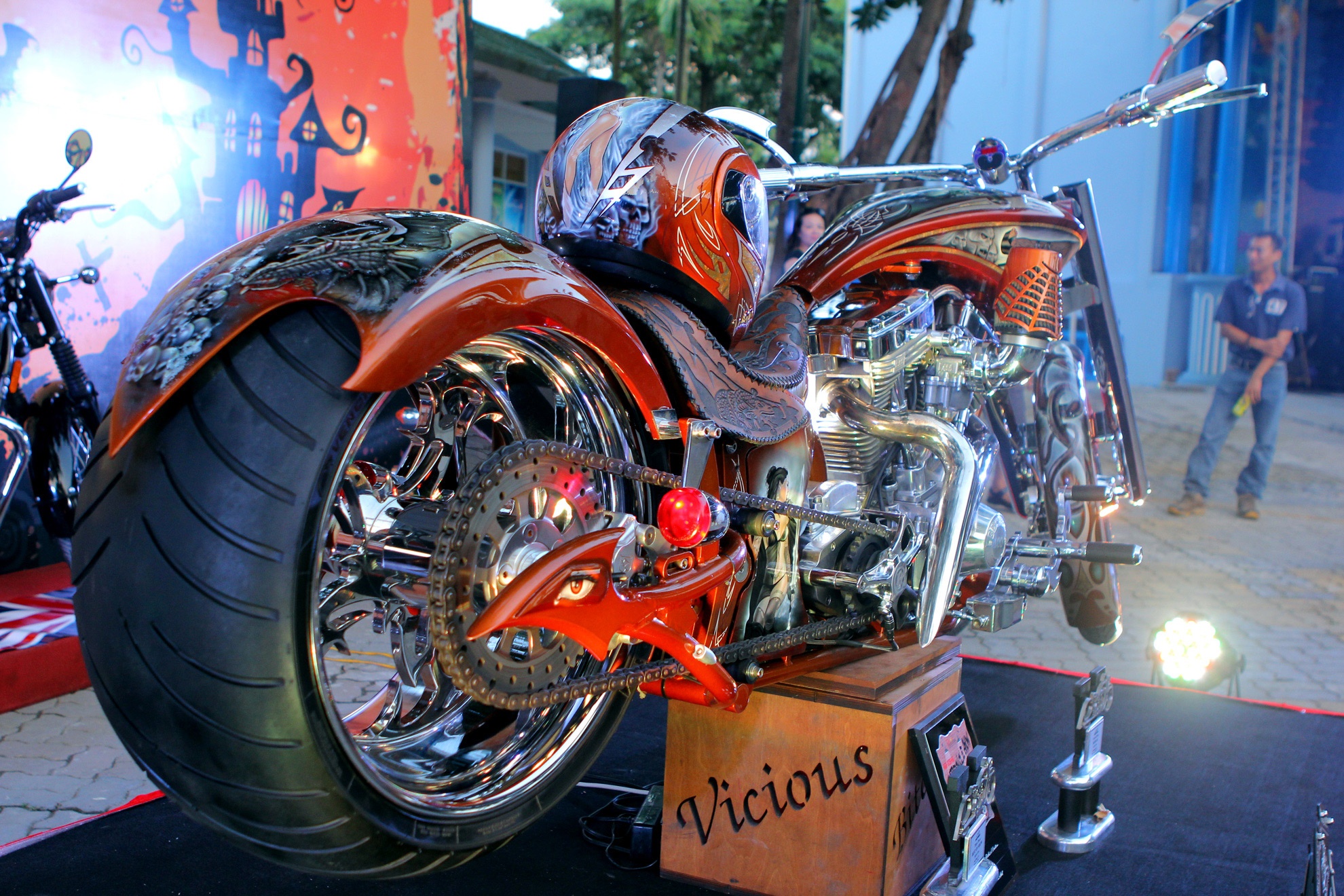 4 sieu pham xe do te tuu o Ha Noi hinh anh