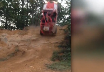 Chien ma offroad lon santo hinh anh