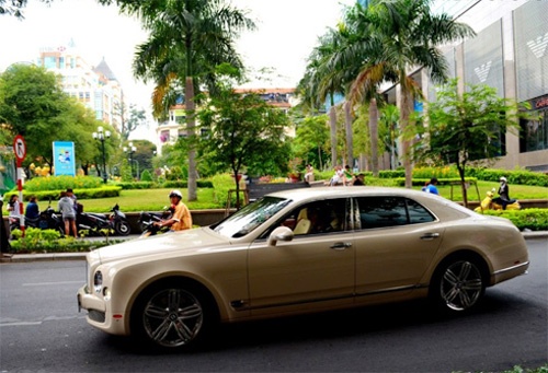 Dai gia Viet dang so huu 230 chiec xe sang Bentley hinh anh