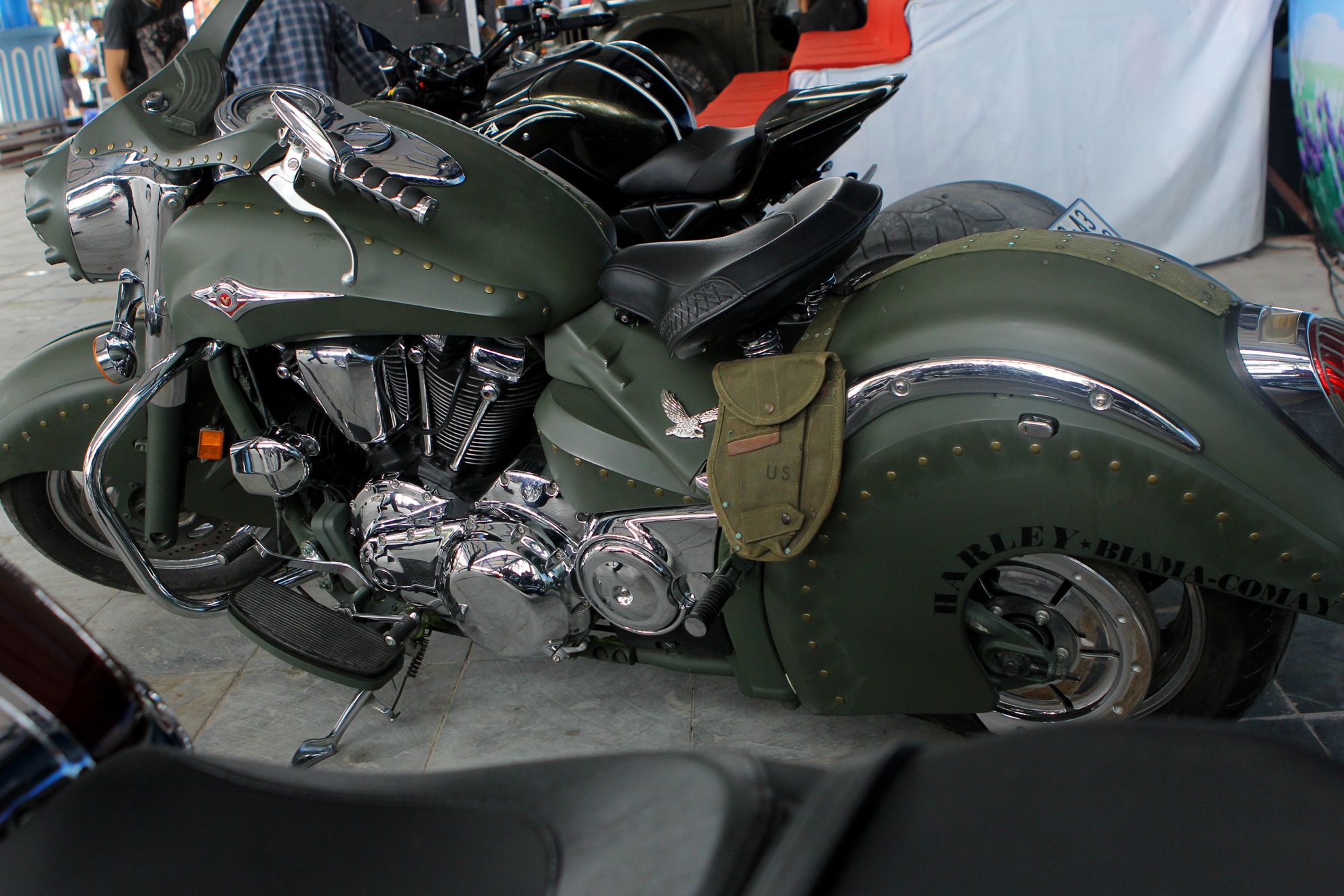 Kawasaki Vulcan phong cach bui bam cua tho do Viet Nam hinh anh