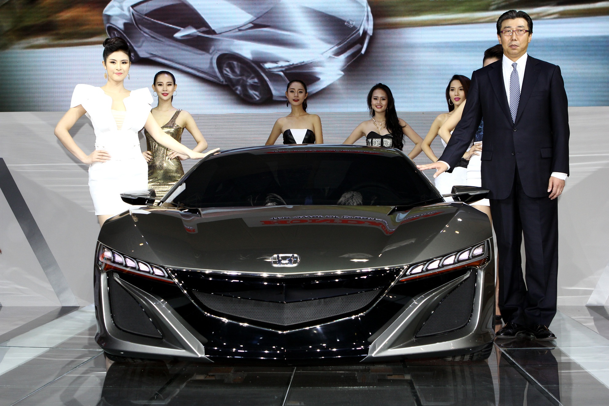 Honda Viet Nam trinh lang sieu xe the thao NSX-1 hinh anh
