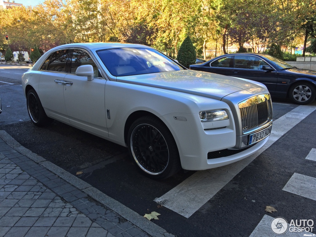 Chi tiet xe sang Rolls-Royce Ghost cua Cristiano Ronaldo hinh anh