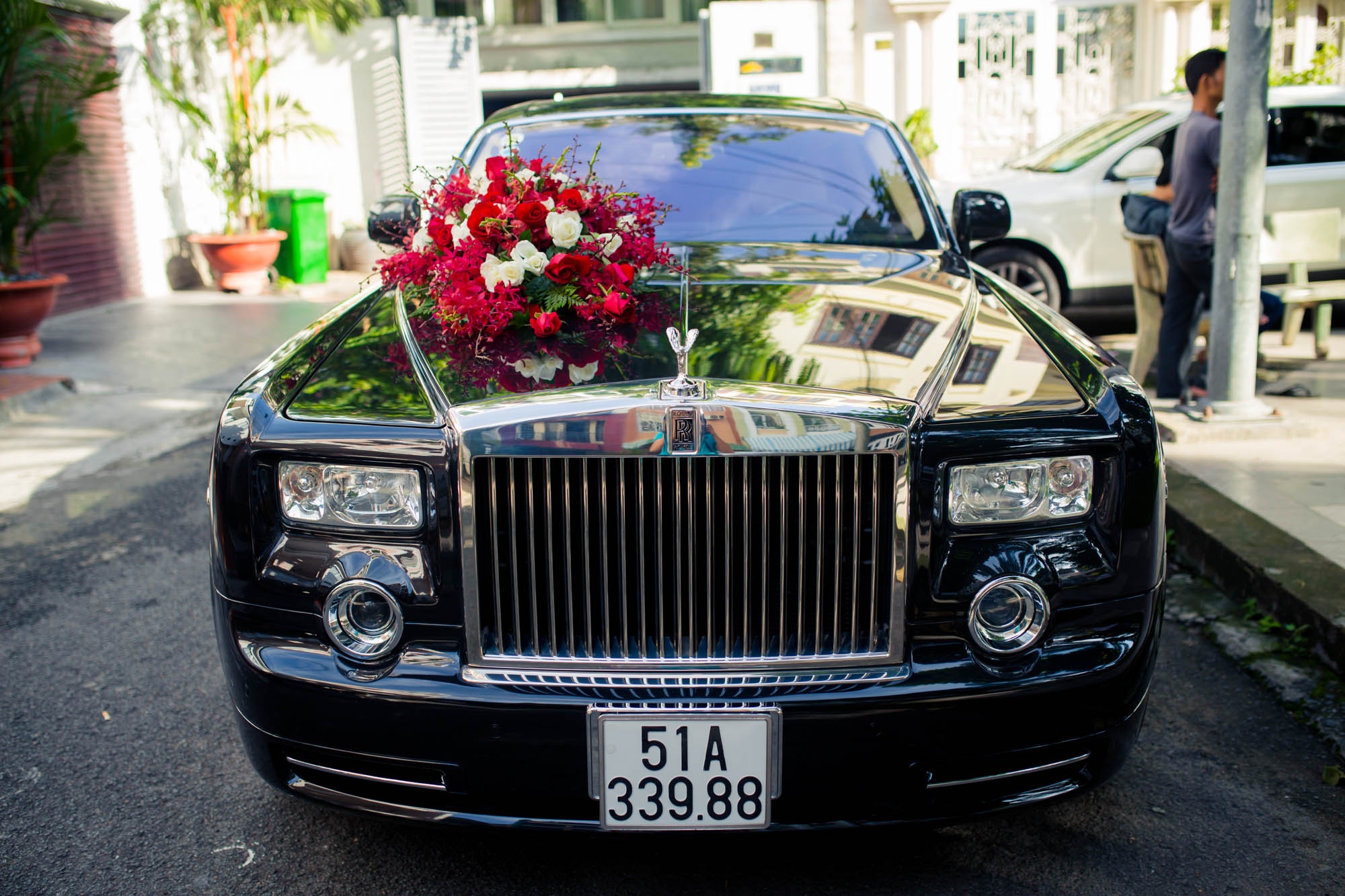 Ve dep xe hoa 35 ty trong dam cuoi Lam Truong hinh anh