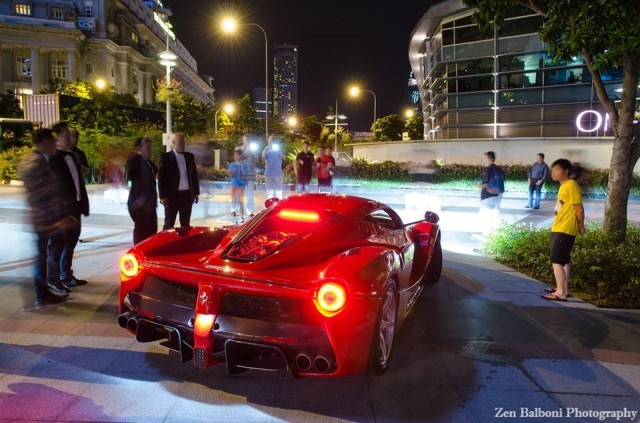 Sieu xe LaFerrari dau tien den Singapore voi gia 5 trieu do hinh anh