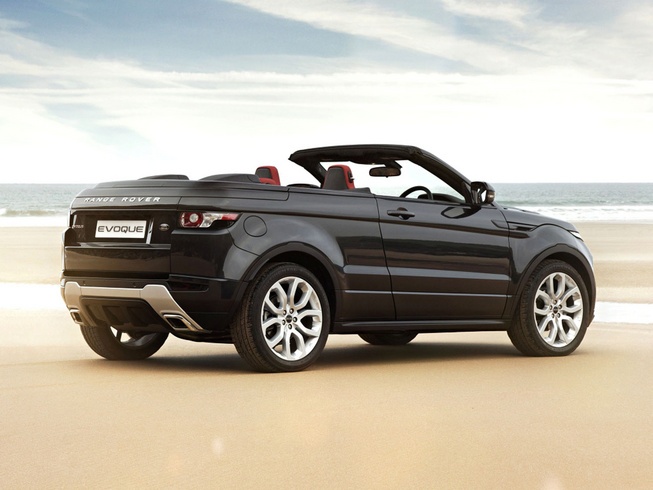 Range Rover Evoque mui tran lo dien khi chay thu hinh anh