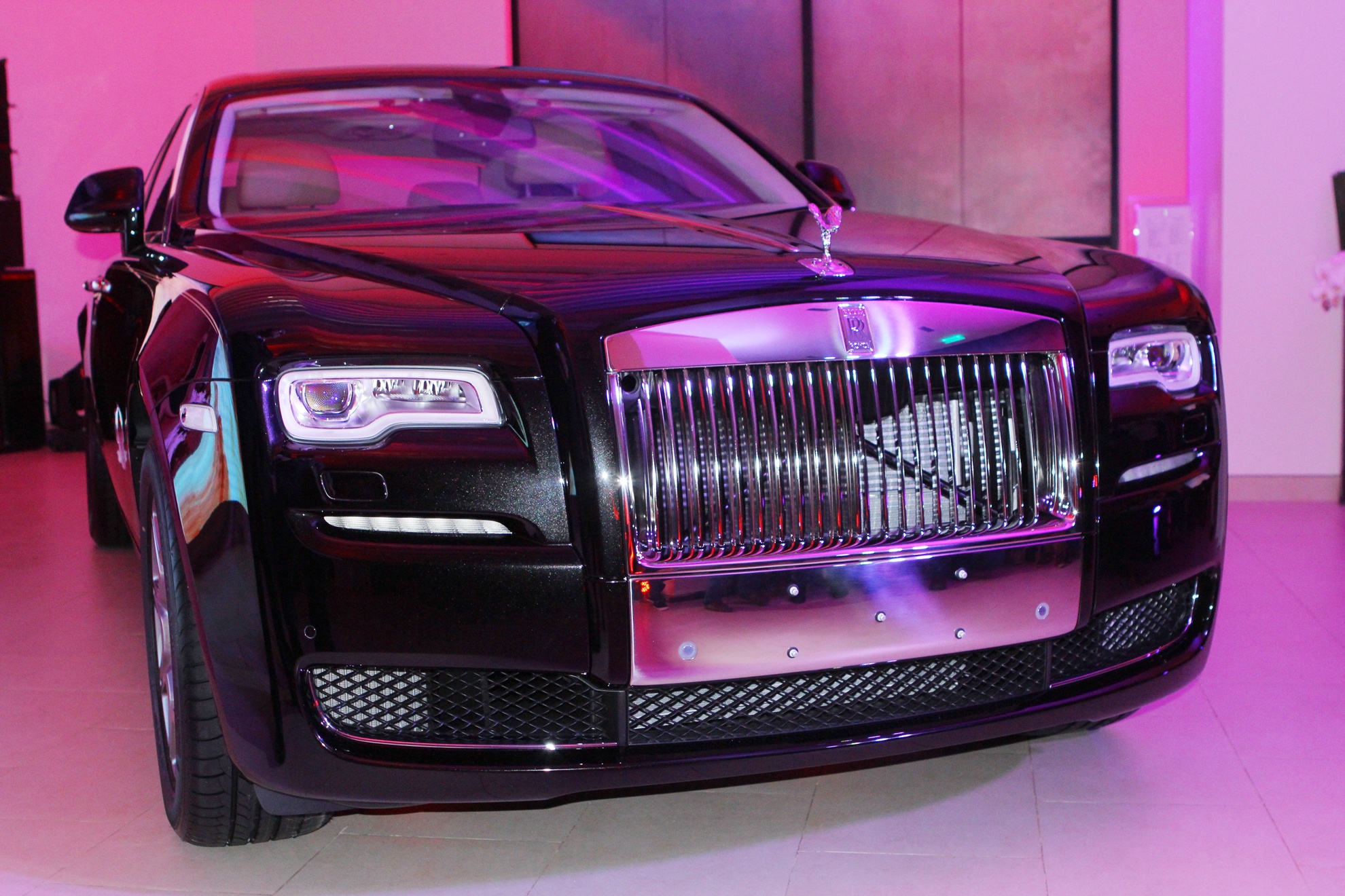 Rolls-Royce Ghost the he 2 co gia tu 17 ty o Viet Nam hinh anh