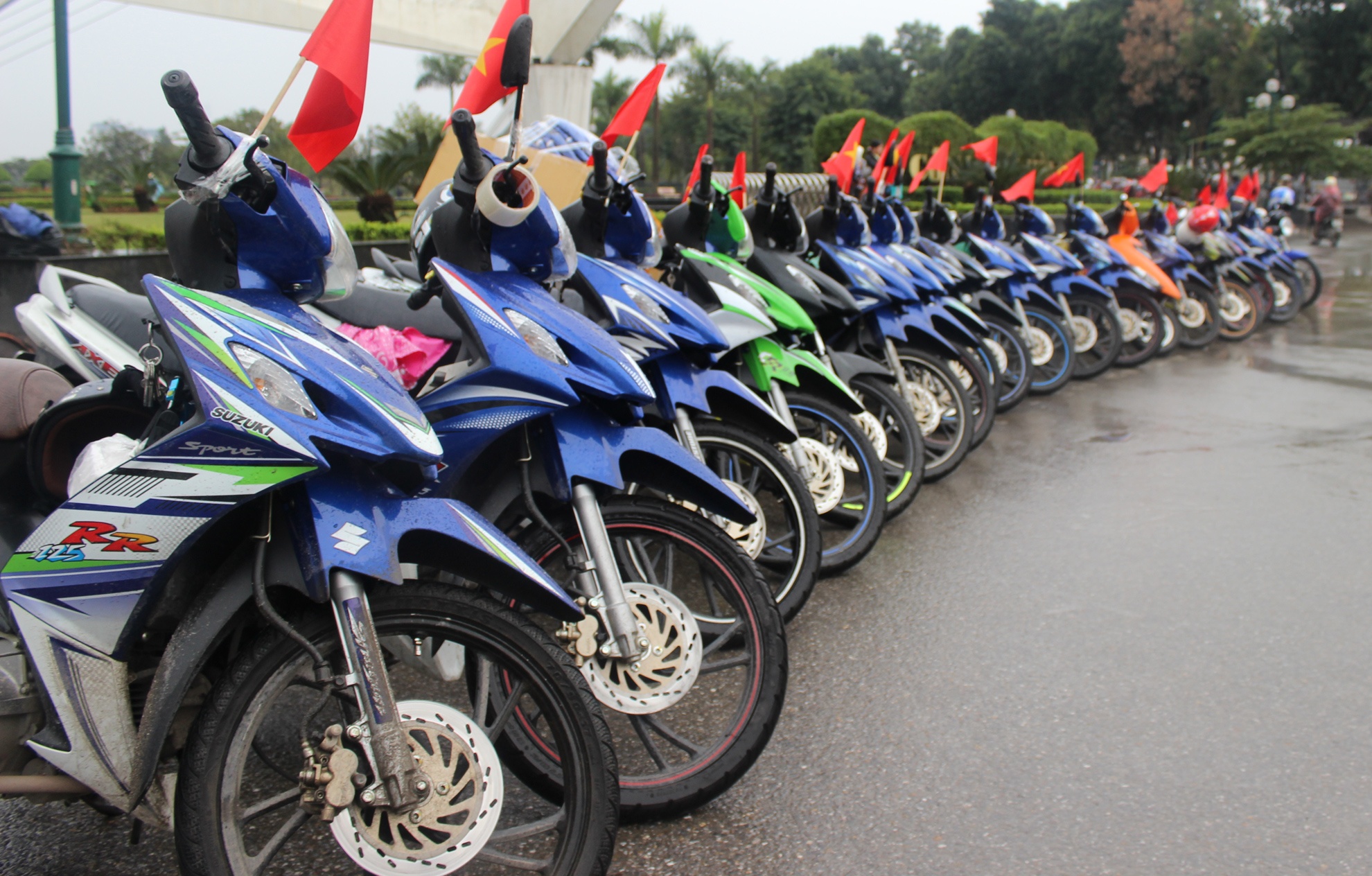 Hon 30 chiec Suzuki Axelo tu hop o Phu Tho hinh anh