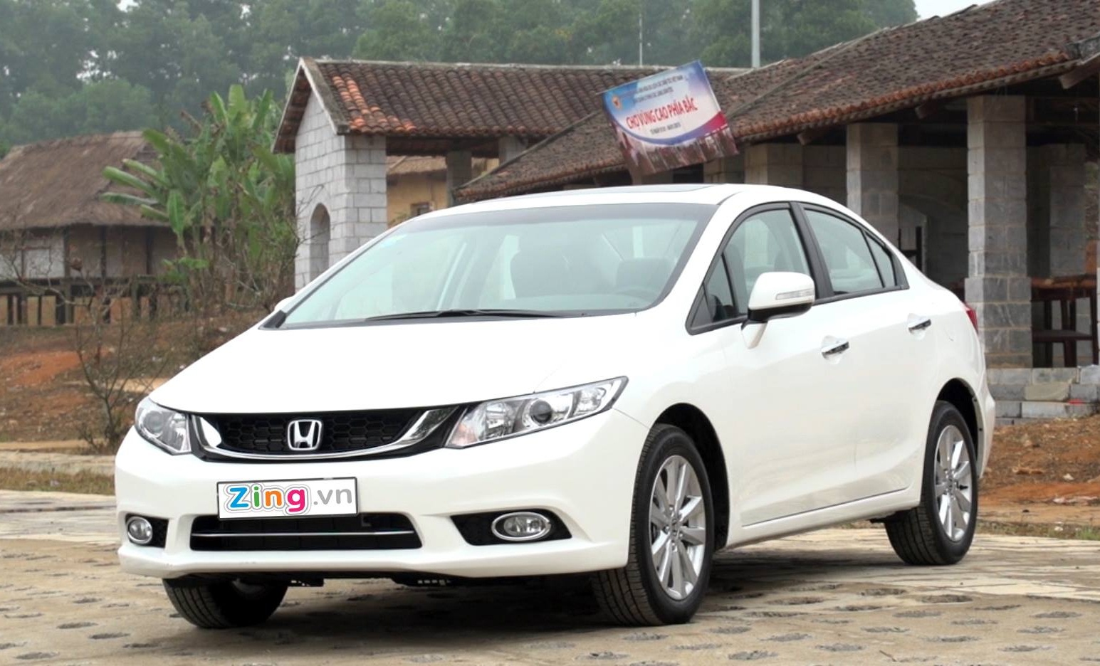 Kham pha noi ngoai that Honda Civic 2015 vua ban o Viet Nam hinh anh