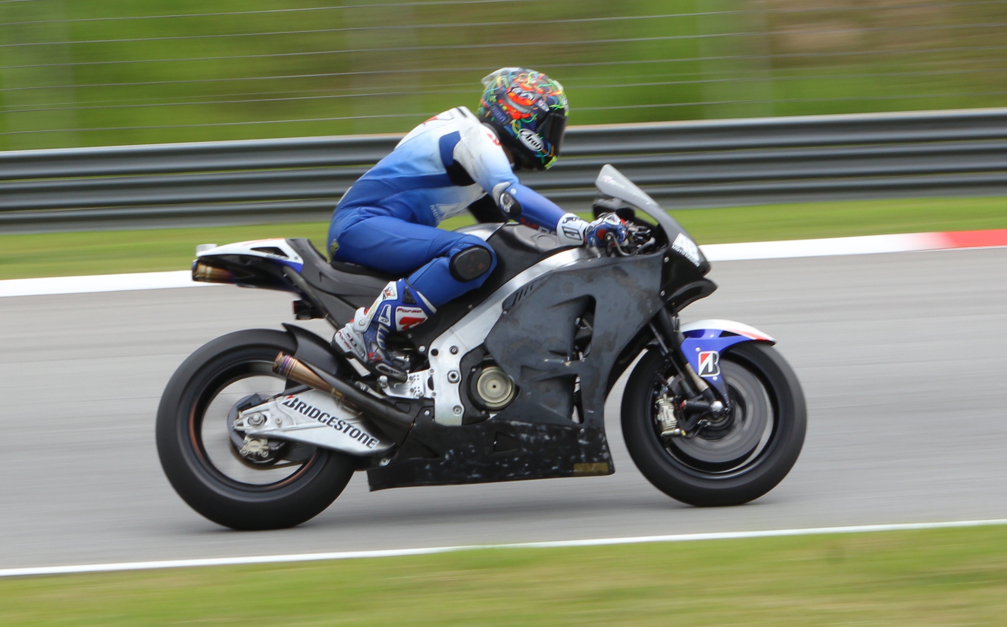 Dan sieu moto khuay dao truong dua Sepang hinh anh