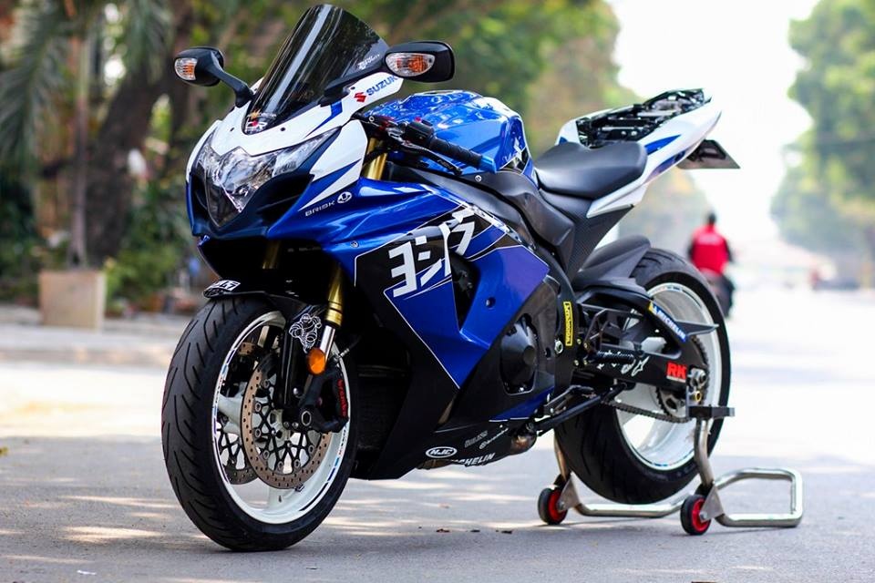 Suzuki GSX-R1000 son tem, len do choi hang hieu o Sai Gon hinh anh