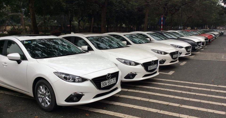 Nhung nguoi tre me Mazda 3 o Ha Noi hinh anh