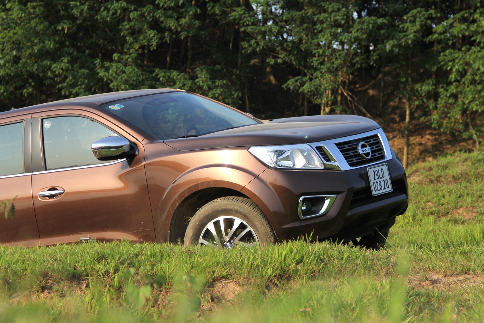 Trai nghiem Nissan Navara 2015 o bai giua song Hong hinh anh