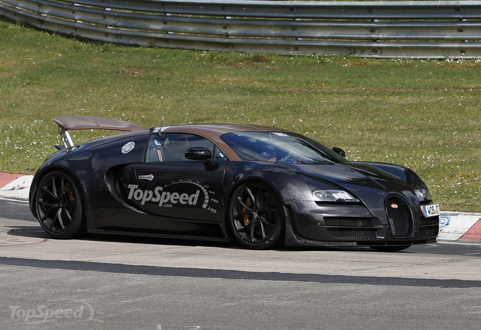 Bugatti Chiron xuat hien tren duong thu Nurburgring hinh anh