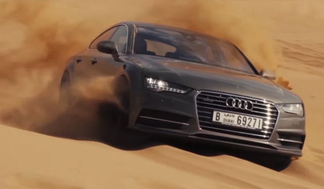 Audi A7 Sportback 2015 chay tren cat o Dubai hinh anh