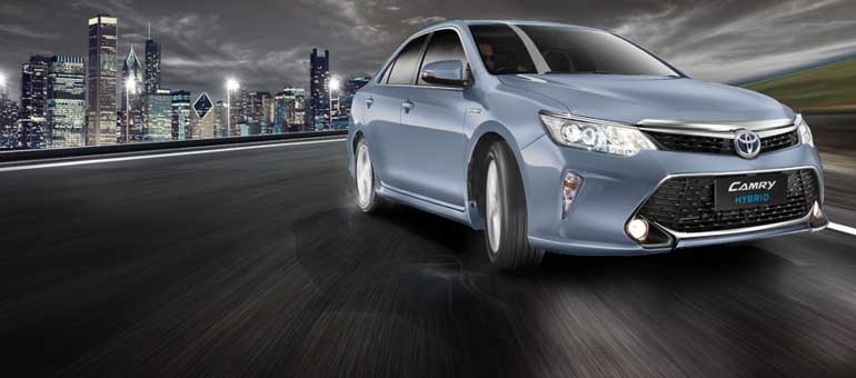 Toyota Camry 2015 gia tu 44.000 USD o An Do hinh anh