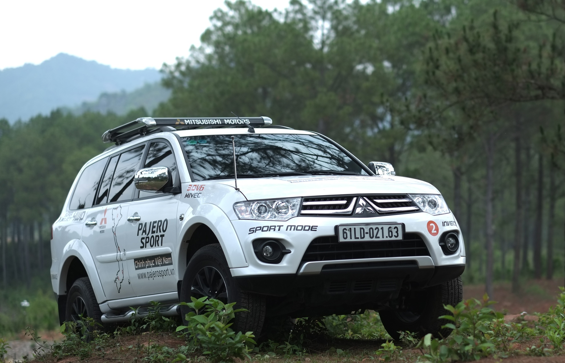 Chay thu Pajero Sport: SUV manh me va the thao hinh anh