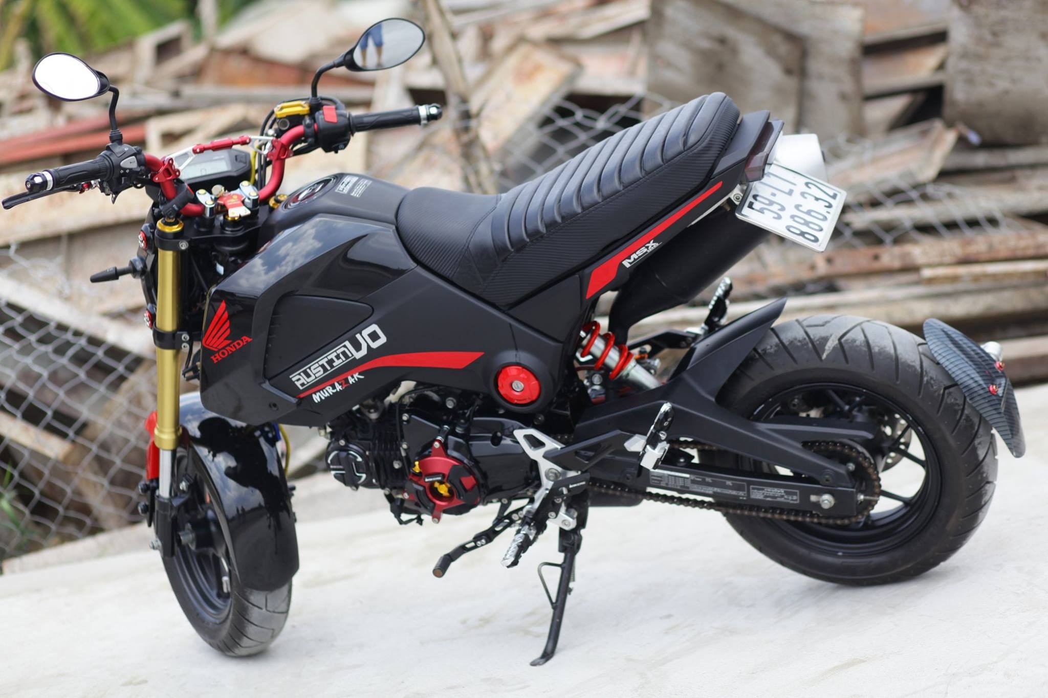 Honda MSX 125 son phoi mau do den cua biker Sai Gon hinh anh