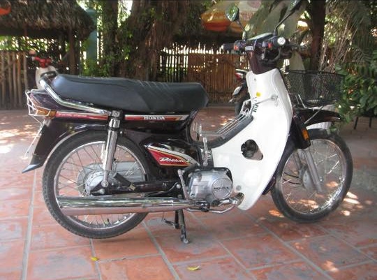 Honda Dream II duoc rao ban gia 155 trieu dong hinh anh