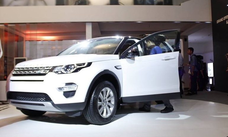 Anh thuc te Land Rover Discovery Sport 2015 vua ra mat o VN hinh anh