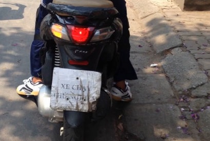 Hinh anh xe ga moi cua Piaggio tren duong Ha Noi hinh anh