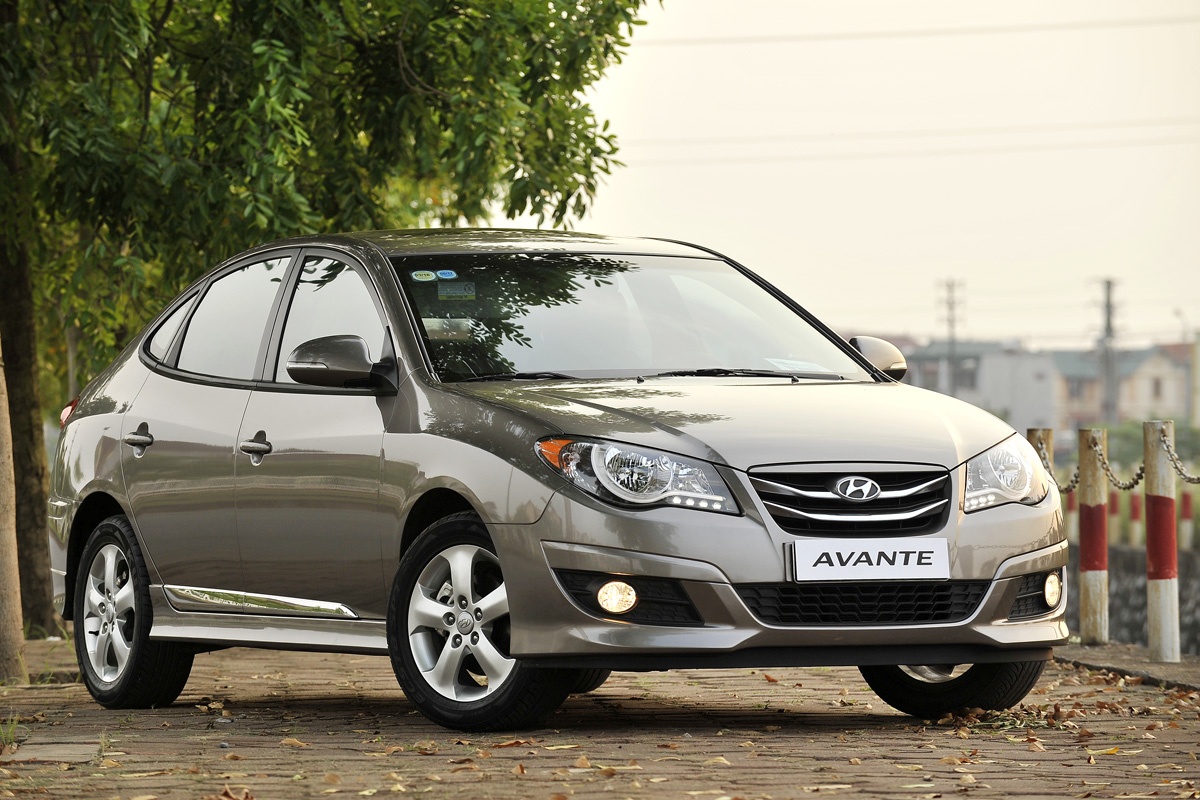 4 mau oto cu giu gia o thi truong Viet Nam hinh anh