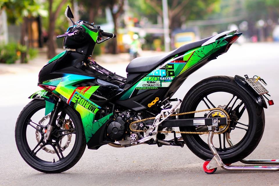 Exciter 150 do dan ao, len do choi hang hieu o Sai Gon hinh anh