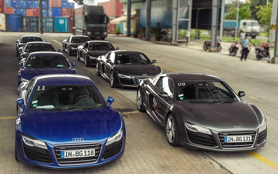 Dan sieu xe Audi R8 V10 cap cang Sai Gon hinh anh