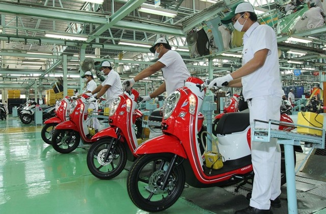 Honda Scoopy - xe tay ga an khach tai Indonesia hinh anh