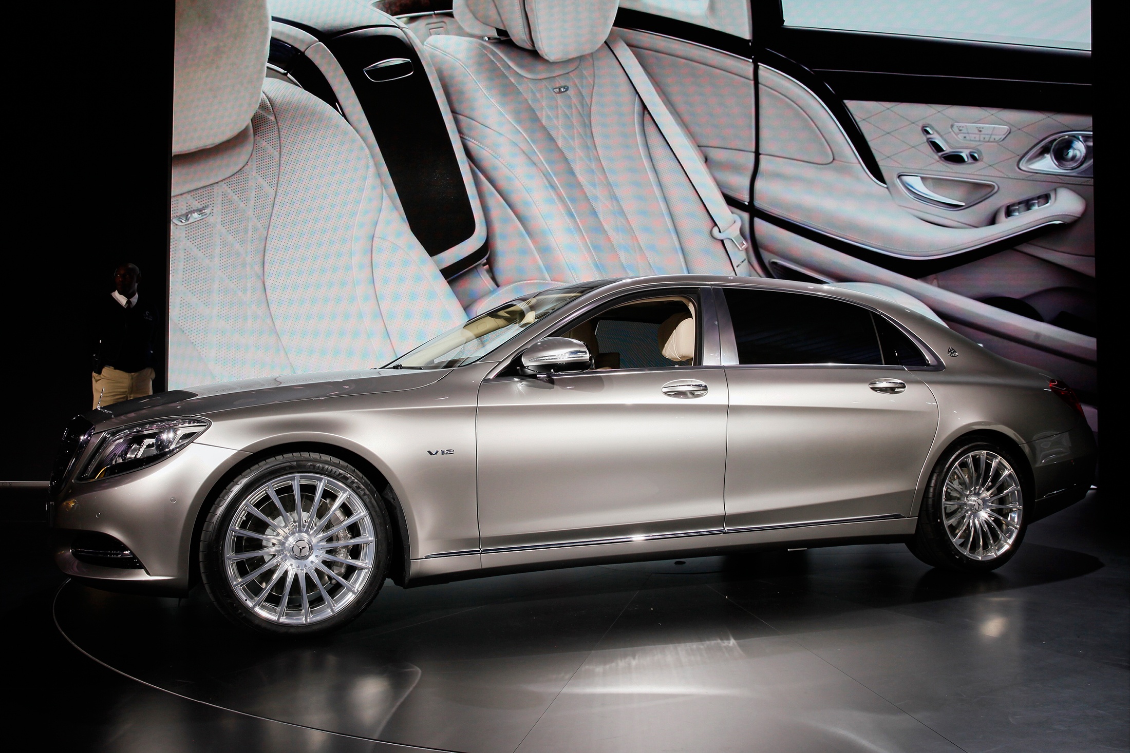Mercedes-Maybach S600 hut gioi nha giau Trung Quoc hinh anh