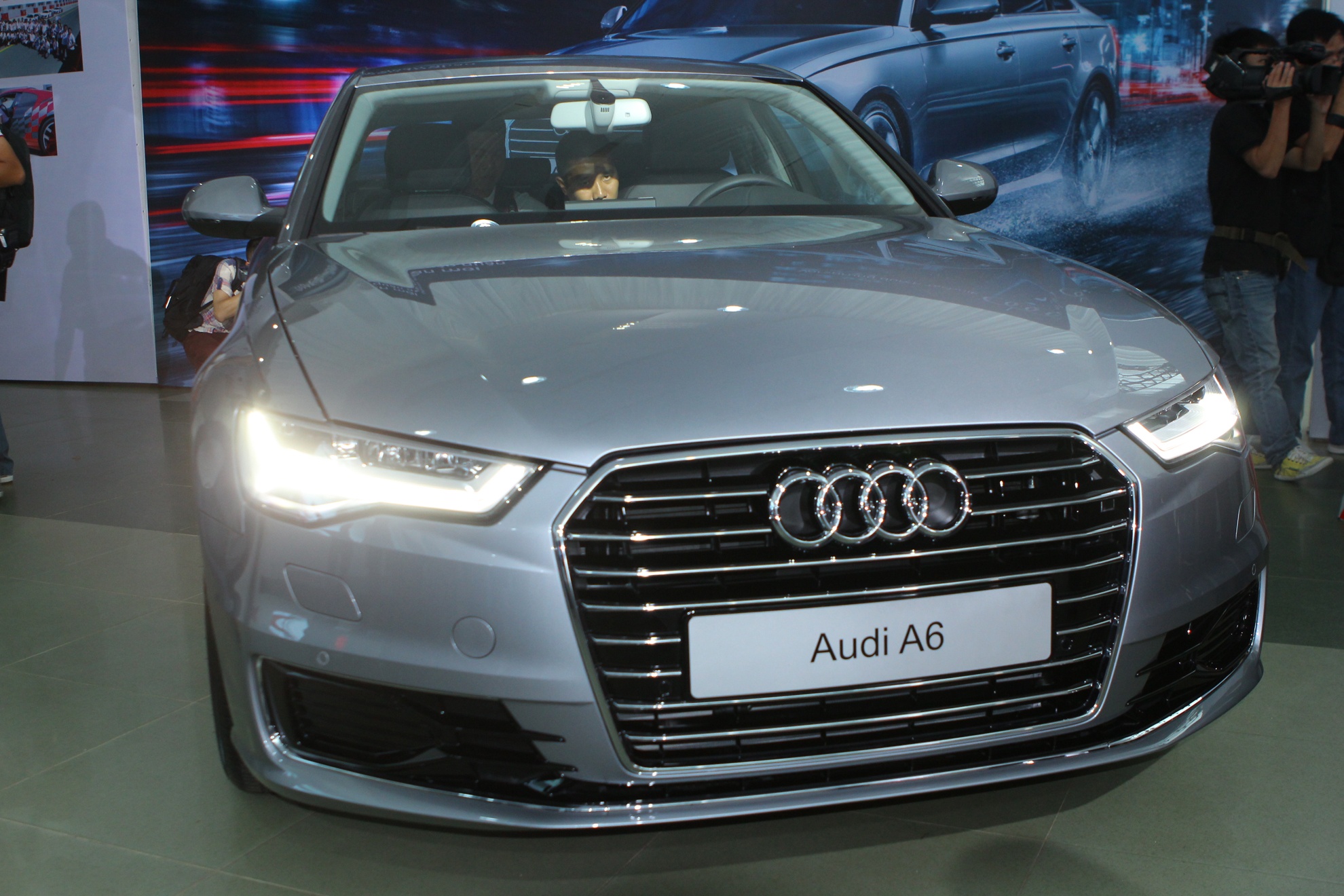 Audi A6 phien ban moi ra mat o Viet Nam hinh anh