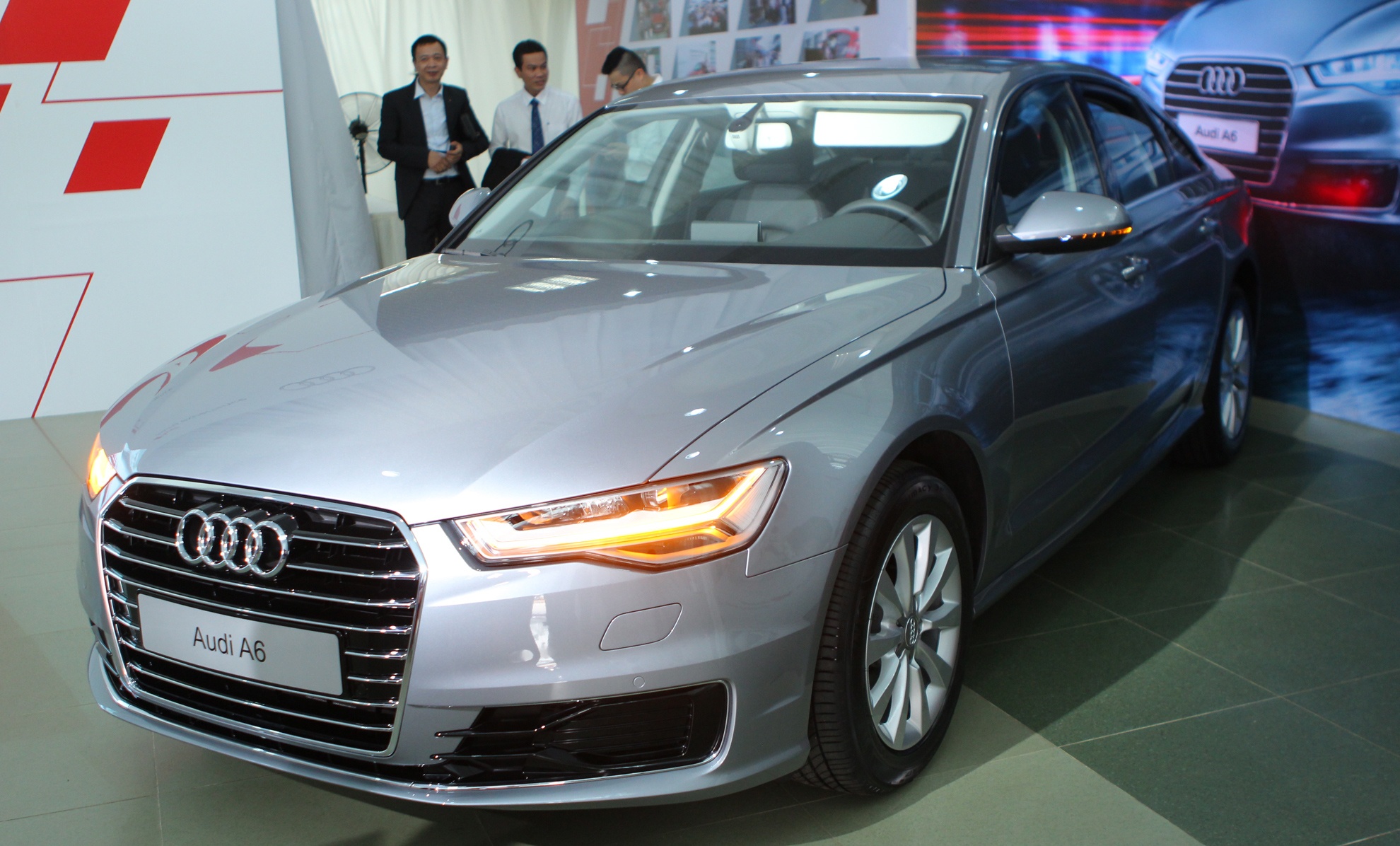 Anh chi tiet Audi A6 phien ban moi vua ra mat o VN hinh anh